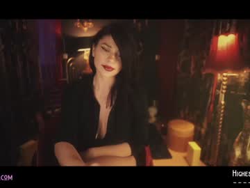 webcam girl lucieoude_ live cam image #1050352