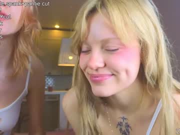 webcam girl artemisa_meows live cam image #6702560