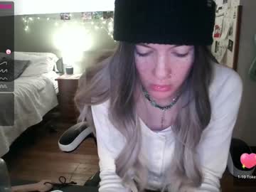 webcam girl pixelatedprincess live cam image #4072730