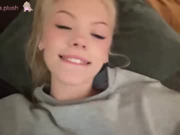 webcam girl sonyaplush live cam image #4306484