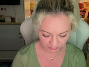 webcam girl kiradivine live cam image #4434133