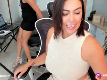 webcam couple emillybrowm live cam image #5334426