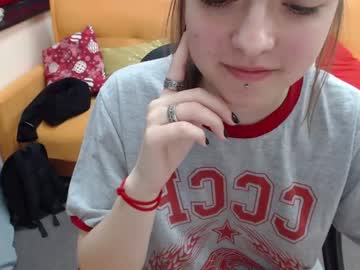 webcam girl caramelelechka live cam image #2040652