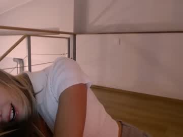 webcam girl bitter_moon live cam image #3985207