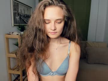 webcam girl gillia_blumber live cam image #5114476