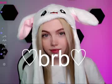 webcam girl small_blondee live cam image #4345161
