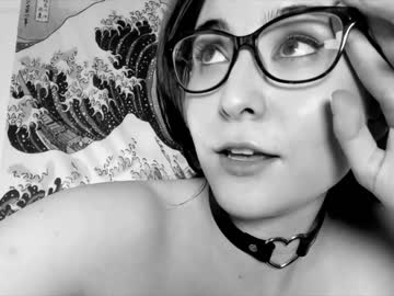 webcam girl littlee33 live cam image #598629