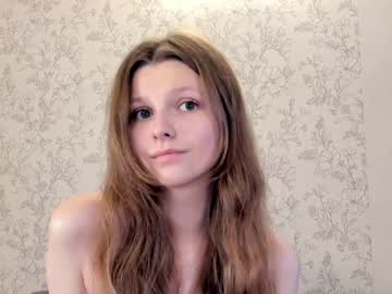 webcam girl alainaestrada live cam image #5549054
