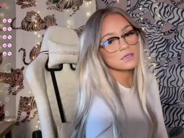 webcam girl ari_02 live cam image #5149993