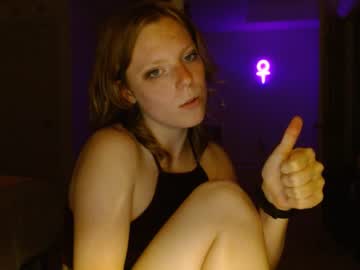webcam girl crimsonxrapture live cam image #2008407