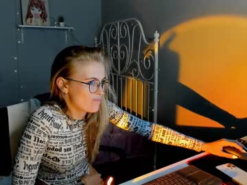 webcam girl linellali live cam image #2506269