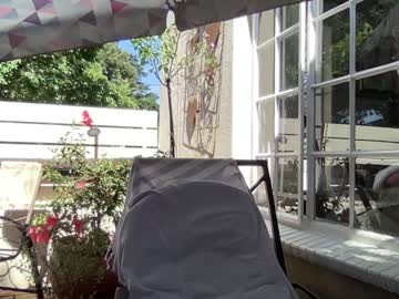 webcam girl gl1tter_barbie live cam image #1169772