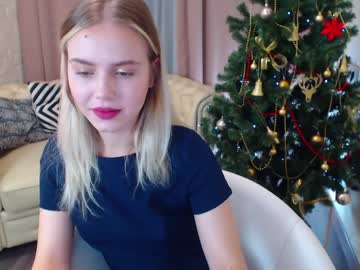 webcam girl avrora_bell live cam image #3468410