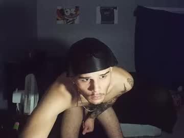 webcam man kylewhitedgs live cam image #3170922