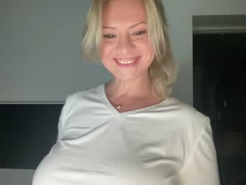 webcam girl kiradivine live cam image #2701853