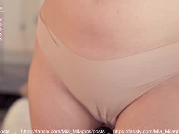 webcam girl mia_milagros live cam image #2546277