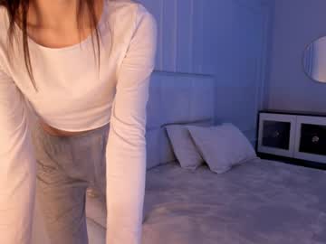webcam girl aerri_lee live cam image #2885397