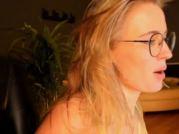 webcam girl linellali live cam image #2966239