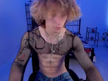 webcam man rich_piano_ live cam image #7103075