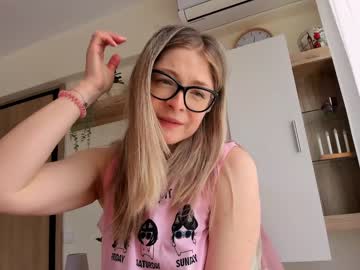 webcam girl bestgirl_ofthe_neighborhood live cam image #4489142