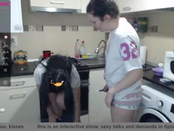 webcam couple maya_and_guests live cam image #989410