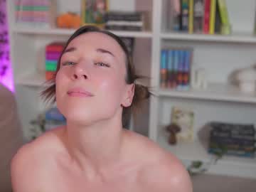 webcam girl foxfilms live cam image #7113756