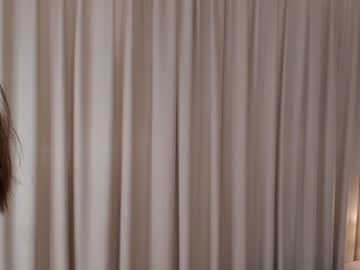 webcam girl peek_in_my_window live cam image #6937682