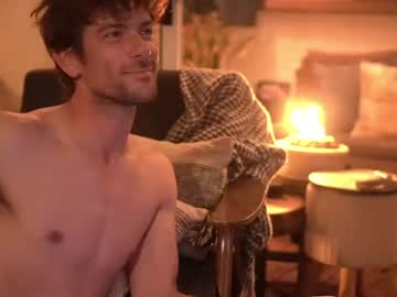 webcam man charlieonline live cam image #535167