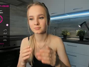 webcam girl margaretwilkinson live cam image #5882011