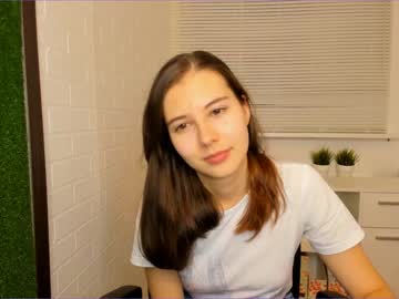 webcam girl carolineprise live cam image #709951