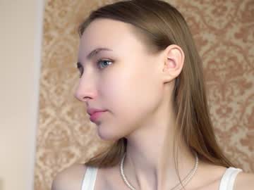 webcam girl unicorn_earth live cam image #6532428