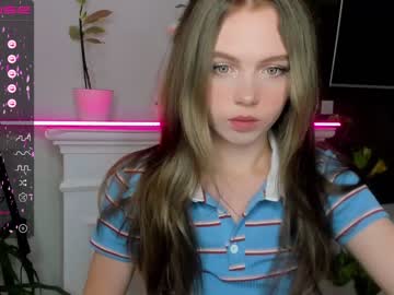 webcam girl small_blondee live cam image #2785389