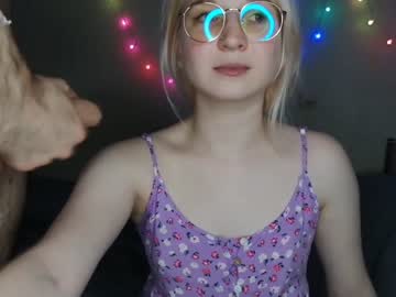 webcam couple cherry_moonn live cam image #2142610