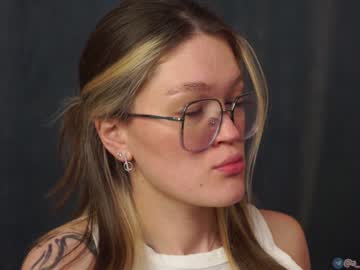 webcam girl a_mhere live cam image #4288614