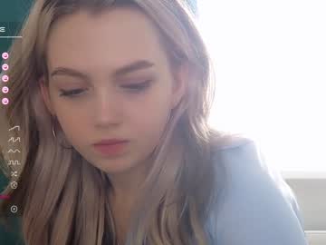 webcam girl small_blondee live cam image #5376213