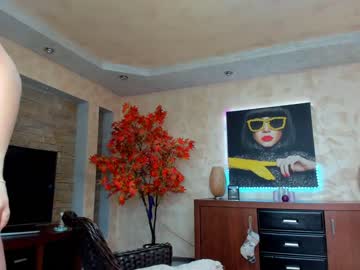 webcam girl raquelle_star live cam image #3436170