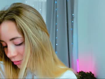 webcam girl emmi_rosee live cam image #4573718