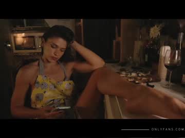 webcam girl lucieoude_ live cam image #2595376