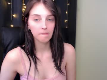 webcam girl lilliasweety live cam image #1836485