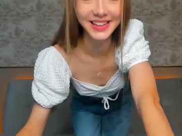 webcam girl holly_cook live cam image #2643056