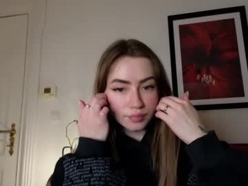 webcam girl strawberryjamx live cam image #6018284
