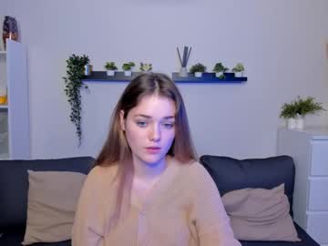 webcam girl caitlin_bell live cam image #150085