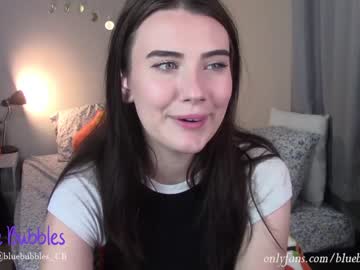webcam girl blue_bubbles118 live cam image #268792