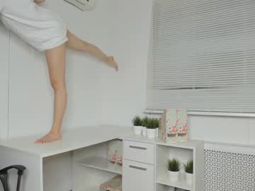 webcam girl carolineprise live cam image #1096684