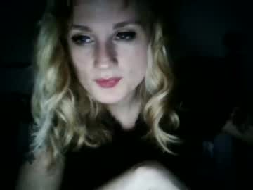 webcam girl kyliemetalgirl2002 live cam image #220066