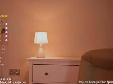 webcam girl mia_milagros live cam image #3821615