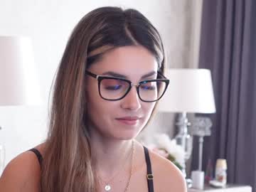 webcam girl alliesynn live cam image #1096779