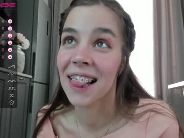 webcam girl monika_youthfull live cam image #4224999