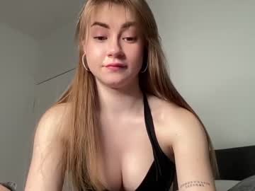 webcam girl strawberryjamx live cam image #1789584