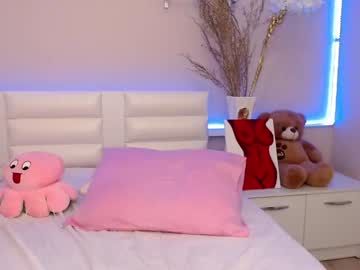 Cam for pinkiemoon
